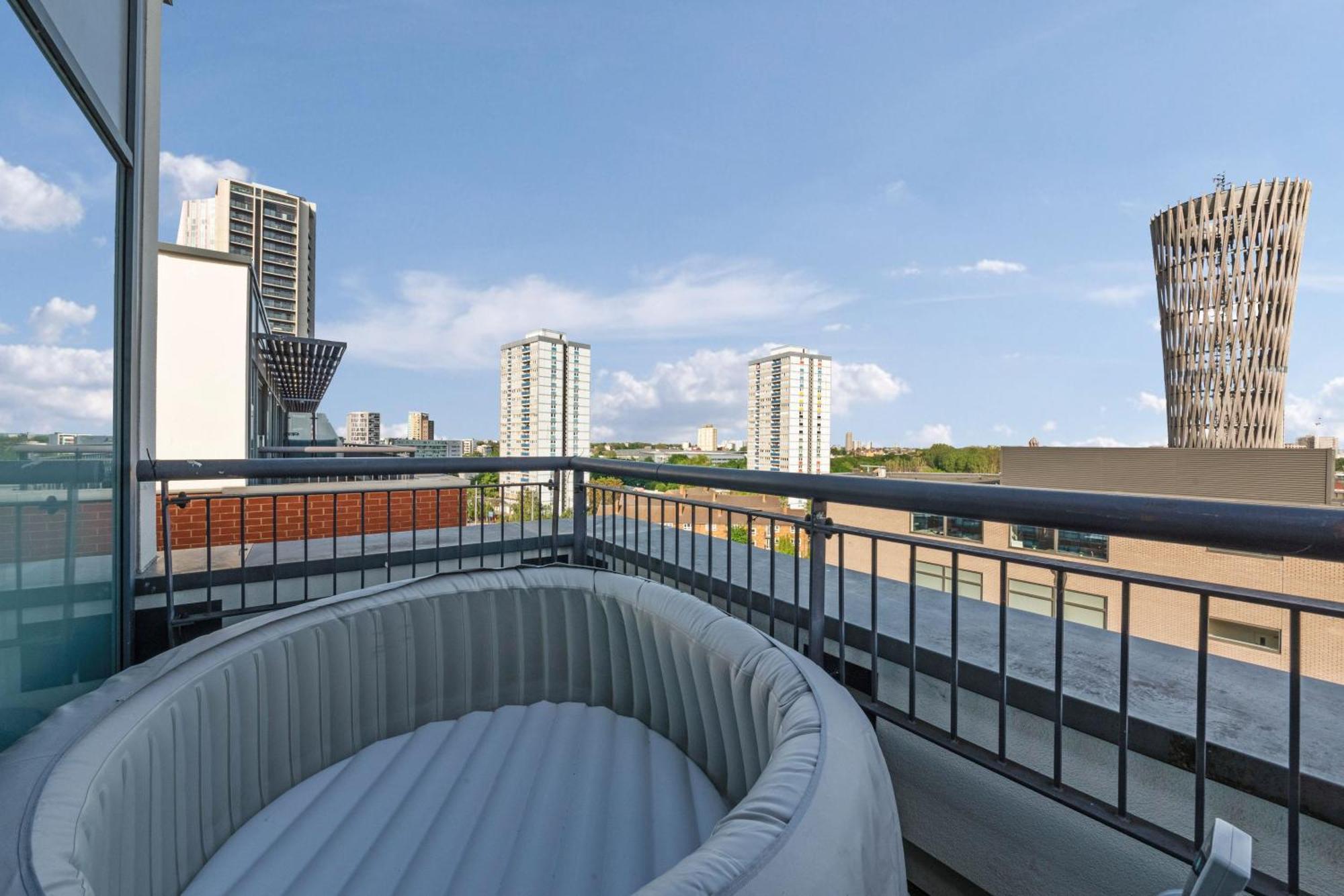 Ferienwohnung Penthouse W/ Hot Tub Near Stratford, Westfield London Exterior foto